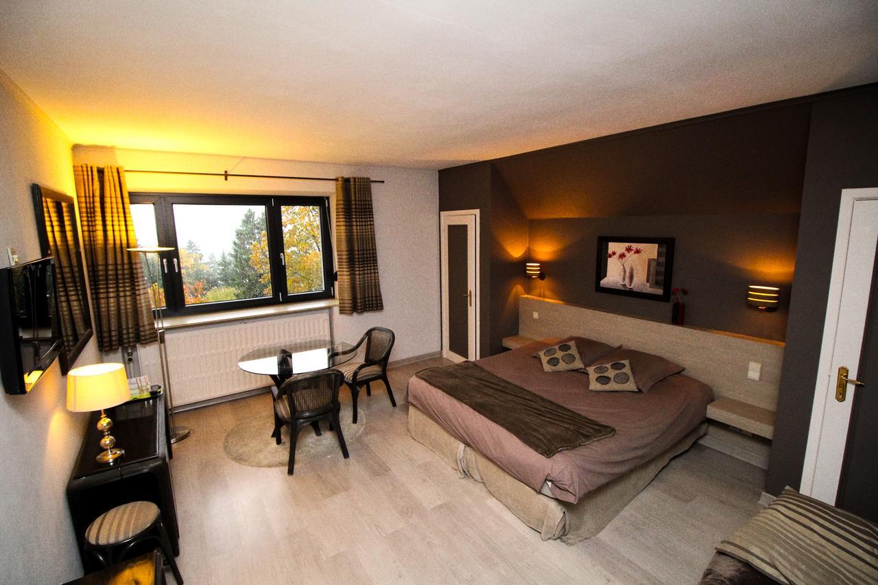 Les Alisiers Hotel Nadrin Eksteriør billede
